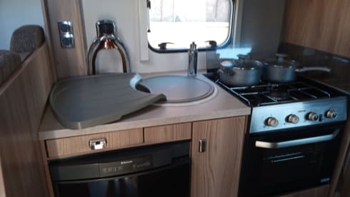 Simply The Best – Modello Swift Camper 4 Posti letto 2017 (Miss Suzi Swift)