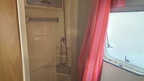 🚐🌍 Traveling with FamCam – adventurous and child-friendly on the road! 🏕
