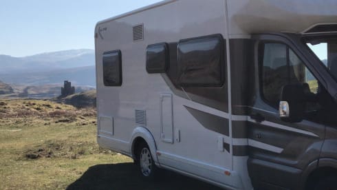 Maverick – Luxury 4 Berth Motorhome (2 lounges, 3 separate sleeping areas)