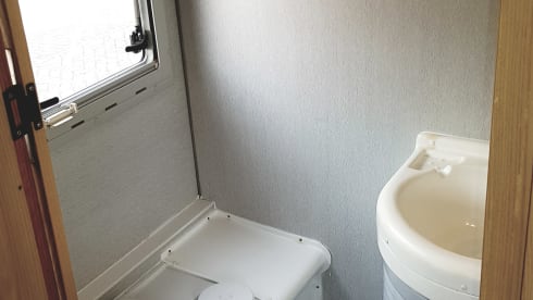 Beautiful camper for family, two people or alone (surf trip)