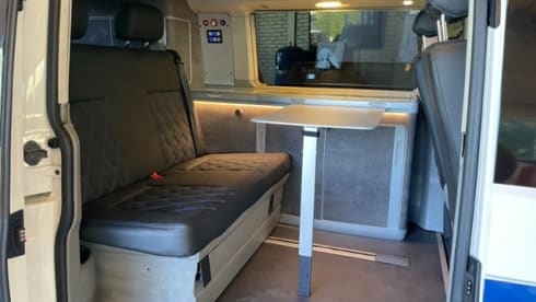 VW T6 Automaat – Aloha Beach Camper Blue