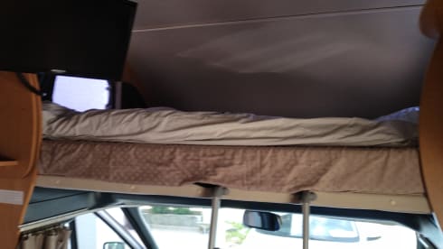 Overcab motorhome
