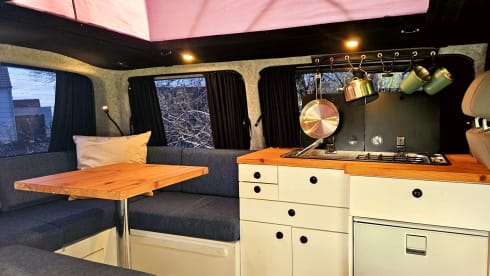 Rugged Volkswagen T5 Camper | extra tent, air conditioning, cruise control