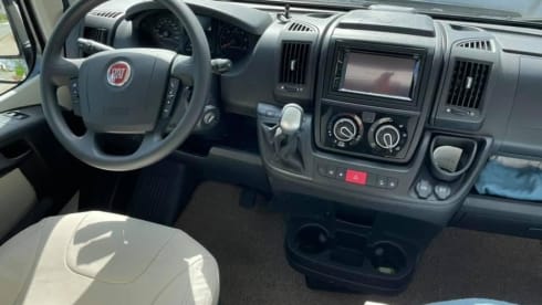 Fonzie the van 🚐  – Fiat pilot campervan 6m