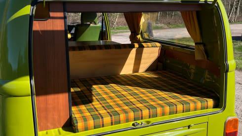 Putu – Volkswagen T2 from 1977, perfect condition