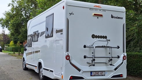 LOVE-67  – 5p Ford semi-integrated uit 2018