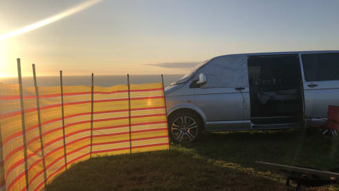 Joshua – 2 berth Volkswagen bus from 2006