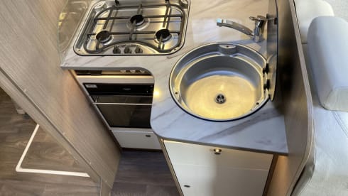 Goldie – 5 berth Carado integrated from 2018