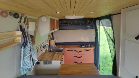 Wester – "OFF GRID" self-build bus camper 164Pk | 2 persons | Winter sports!!