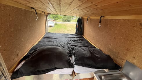 Koos – Off-the-grid camper from 2004
