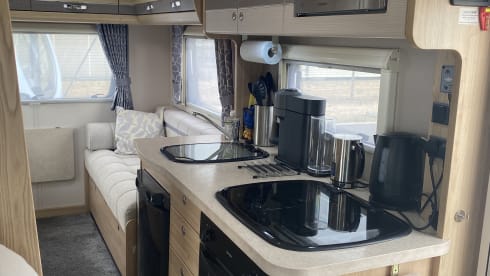 FUN BUS :0) – Large 6 berth Family Motorhome