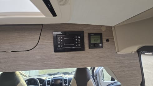 The nardo grey lander  – 2p Carado bus from 2019