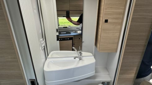 3 person chausson camper 
