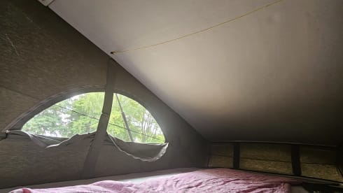 4p Volkswagen campervan uit 2013
