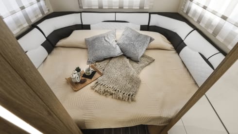 Best Social Space Motorhome, Auto Roller 746 2025