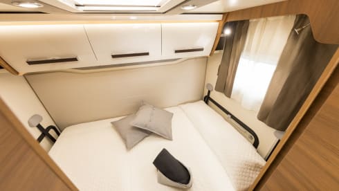 zipvana – ELNAGH BARON 560