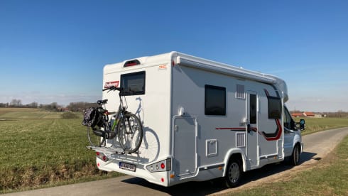 Droom op wielen! – Luxury family camper with very large living space