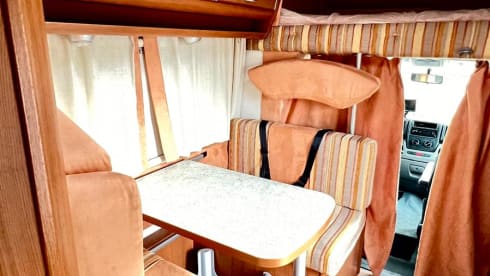 6 seater camper with motorcycle rack