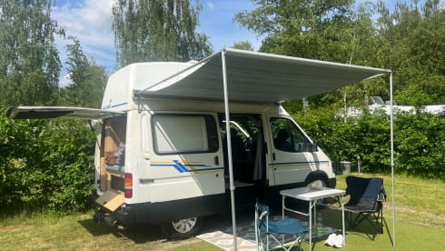 De Vrijbuiter – 7 Berth Chausson bus from 2013