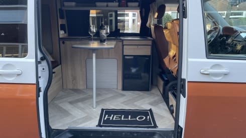 Charlie – 4p Volkswagen bus from 2013