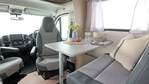 PVU – Autotrail semi-geïntegreerd met 4 slaapplaatsen vanaf 2026