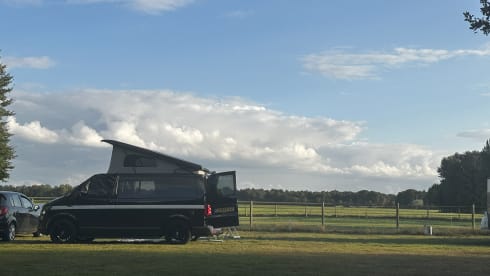 Free Your Mind  – Go on an adventure with this Volkswagen T6 Camper (2018)
