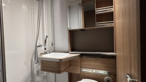 Weinsberg alcove from 2021 6 seats 160 HP euro 6 D temp