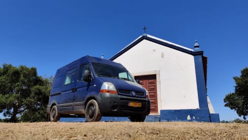 Bolt – Rent our self-build bus for 2 (or 3) people