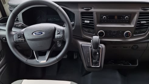 Madame Ooievaar – 5p Ford semi-integrated from 2024