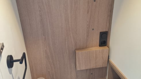 Spazio 4 – AmorA-Camper mit Fahrradgarage und Längsbett 180x200cm