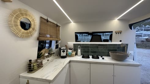 Abbi  – GUIDO II - home luxury van