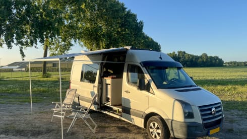 Albatros – De ultieme off-grid buscamper: binnendouche, elektrisch koken en meer