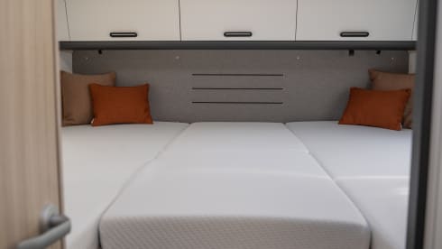 Luxe Sunliving S75SL – 4p Sun Living semi-integrated uit 2024