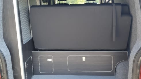 Black pearl – Volkswagen Transporter Camper automatic 