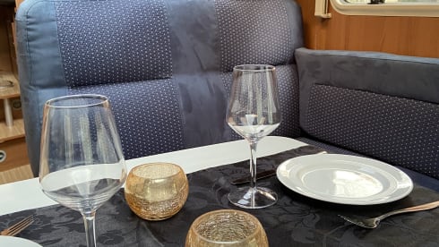 Very spacious LMC Camper with fully automatic hydraulics level system