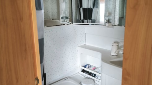 6p Hymer alcove uit 1996