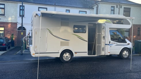 Havana – 6 birth Motorhome Fully INSURED and Equipped + breakdown cover