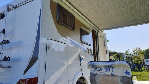 Our Camper 2/3p Carado T132 Semi-Integraal 