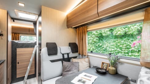Queen I – 6p Rimor alcove from 2025