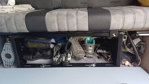 Inkling – 2012  Toyota Alphard (automatic) 4 berth campervan converted May 2024