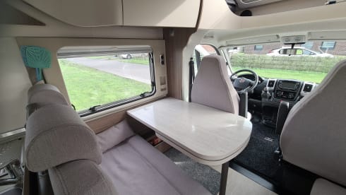 4p Bürstner semi-integrato del 2015