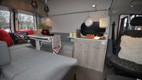 Type 3B – Tough Mercedes Vito with a big bed