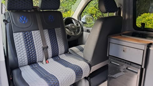 Campie – Volkswagen 'Poptop'  T5 Transporter Camper-van 