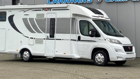 Beautiful Pilote 4-person camper
