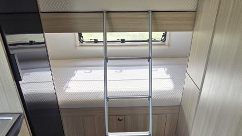 Lottie – 7 berth Sun Living a70dk AUTOMATIC 2021 7 belts