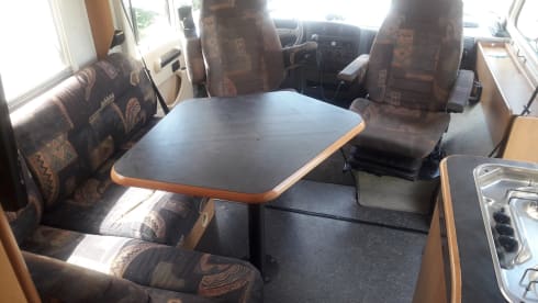 Beautiful 3-person Hymer