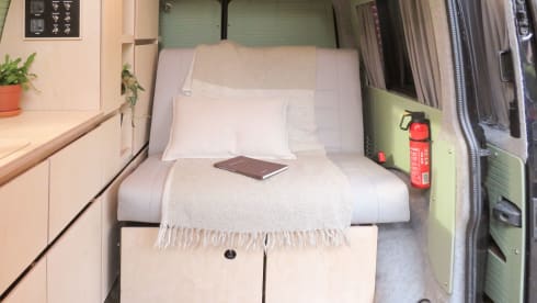 Benji – 4 berth Volkswagen bus from 2017