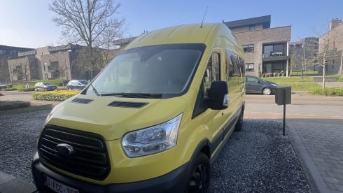 Banana – 2p Ford campervan uit 2018