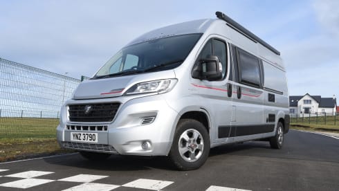 Acer – Delux Campervan with toilet/shower. Sleeps 4 travels 4