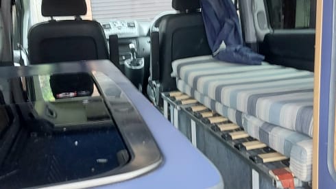 Kaptin – 2 berth Mercedes-Benz campervan from 2011